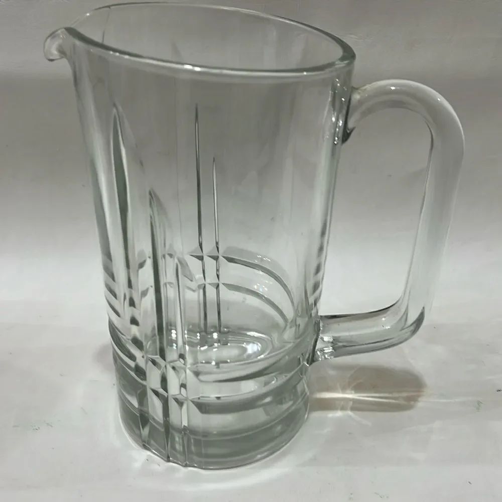 Pitcher Clear Heavy Cut Glass 2 Quarts Or 8 Cups 8 1/4 In Tall 5 In Round Spout
